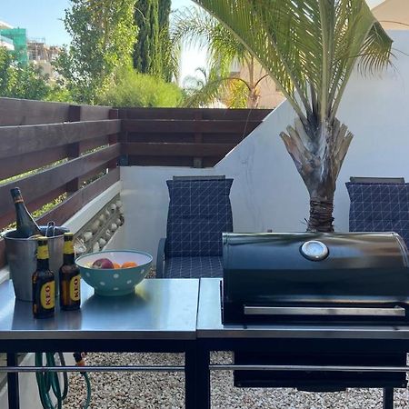 1 Bedroom Garden Flat, Sleeps 4 Пафос Екстериор снимка