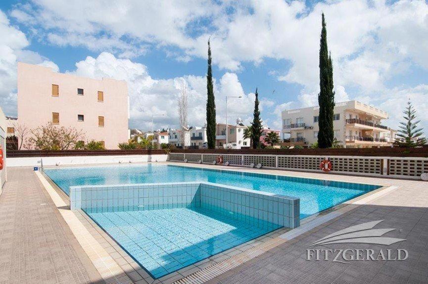 1 Bedroom Garden Flat, Sleeps 4 Пафос Екстериор снимка