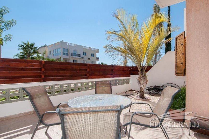 1 Bedroom Garden Flat, Sleeps 4 Пафос Екстериор снимка