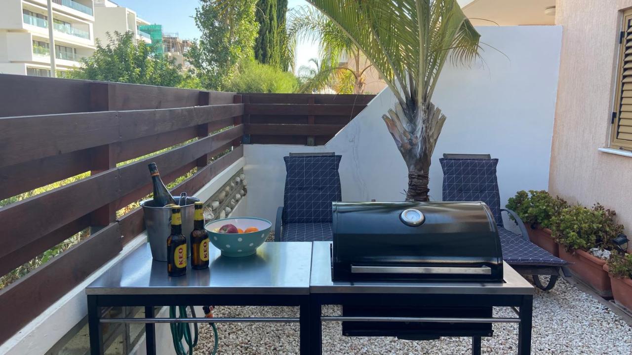 1 Bedroom Garden Flat, Sleeps 4 Пафос Екстериор снимка